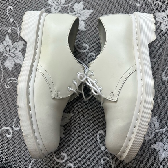 Dr. Martens 1461 Mono Smooth Leather
Oxford Shoes in White Unisex - Picture 13 of 16